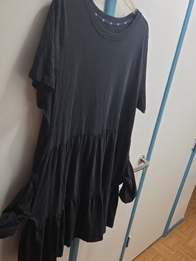 GAP Black Tiered Midi Dress